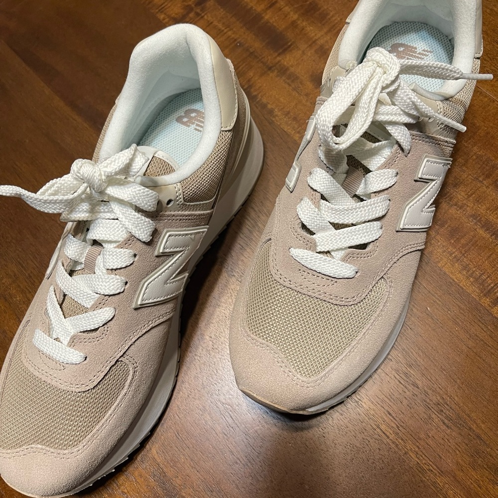 New Balance - Picture 3 of 3